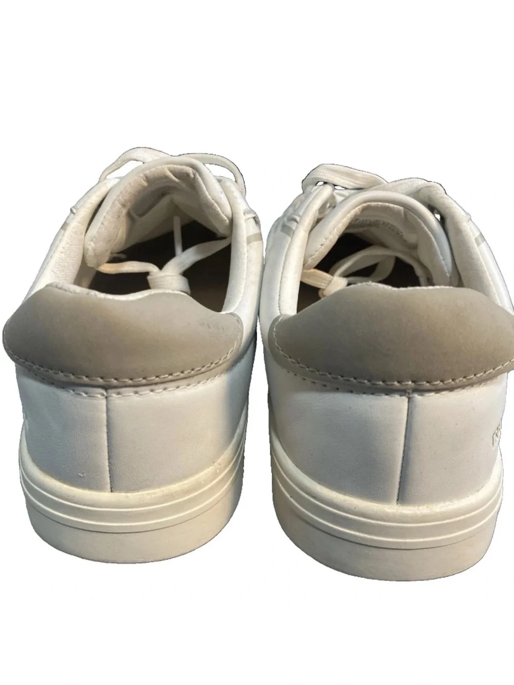 Tretorn “Serve” Women’s Memory Foam Footbed Sneaker 7 White Preowned Shoe
